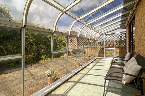 2 bedroom bungalow for sale, Kingshill Gardens, Nailsea, North Somerset, BS48