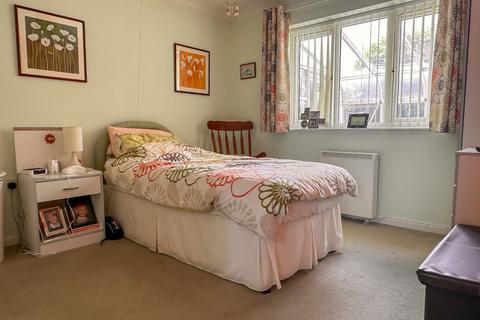 2 bedroom bungalow for sale, Kingshill Gardens, Nailsea, North Somerset, BS48