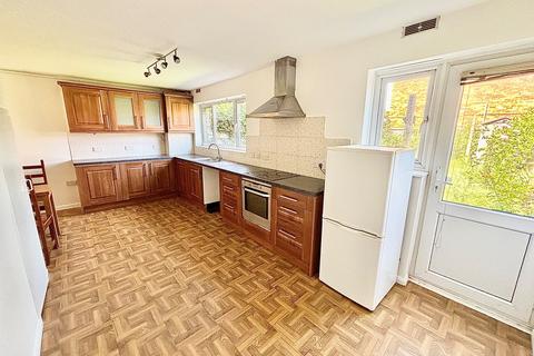 3 bedroom house to rent, Muggeridge Road, Dagenham, RM10