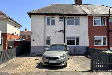 4 bedroom semi-detached house for sale, Staunton Road, Newark