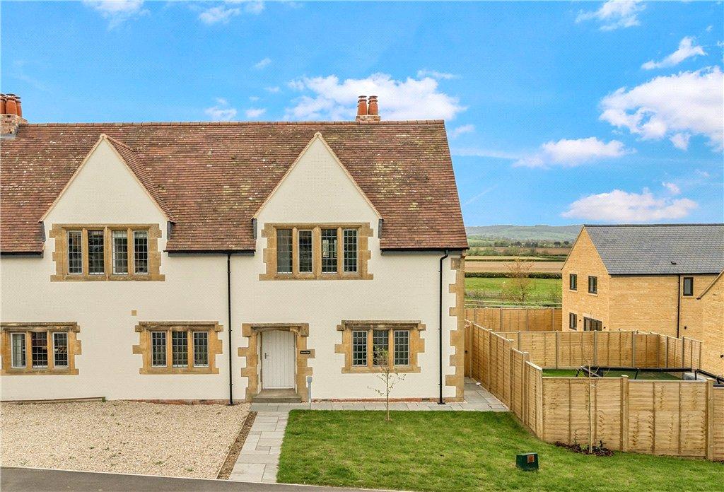 3 bedroom semi-detached house to rent