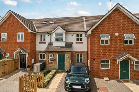 3 bedroom terraced house for sale, Woodbury Gardens, London, SE12