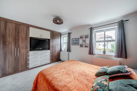 3 bedroom terraced house for sale, Woodbury Gardens, London, SE12