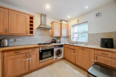 3 bedroom terraced house for sale, Woodbury Gardens, London, SE12