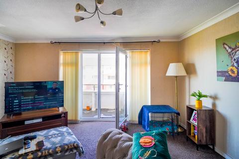 2 bedroom flat for sale, Queens Promenade, Bispham FY2