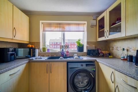 2 bedroom flat for sale, Queens Promenade, Bispham FY2