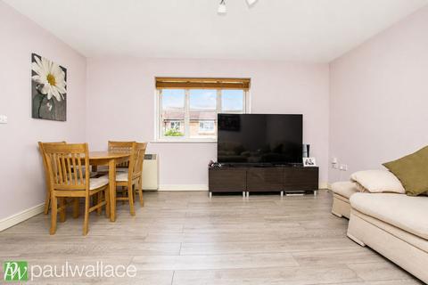 undefined, Plomer Avenue, Hoddesdon|Spacious Top Floor Apartment with En Suite & Allocated Parking