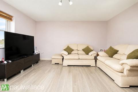 undefined, Plomer Avenue, Hoddesdon|Spacious Top Floor Apartment with En Suite & Allocated Parking