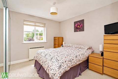 undefined, Plomer Avenue, Hoddesdon|Spacious Top Floor Apartment with En Suite & Allocated Parking
