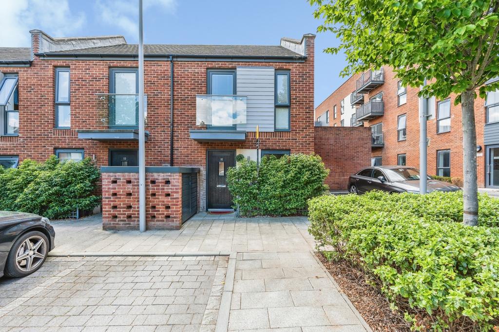 2 bedroom end of terrace house for sale