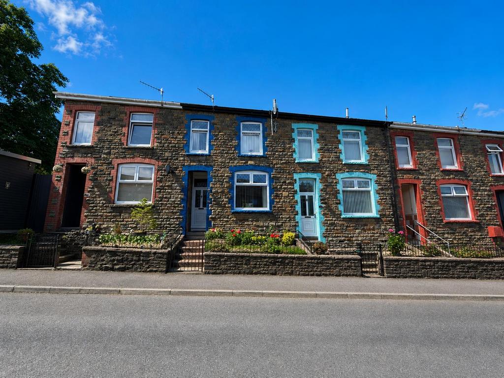 4 bedroom terraced house for sale