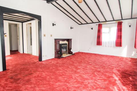 2 bedroom park home for sale, Lilac Avenue, Bedford MK45