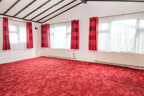 2 bedroom park home for sale, Lilac Avenue, Bedford MK45