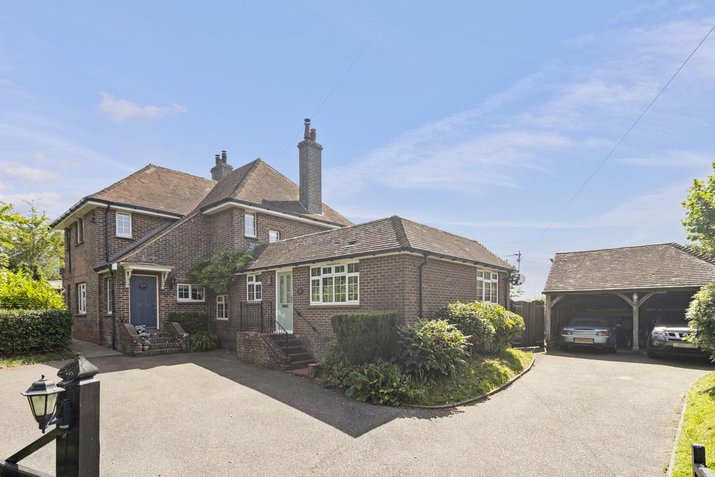 5 bedroom detached house for sale