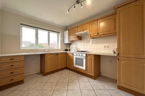2 bedroom detached bungalow for sale, Clayton Close, Newark