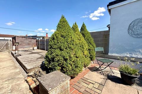 2 bedroom end of terrace house for sale, Gorse Hill, Swindon SN2