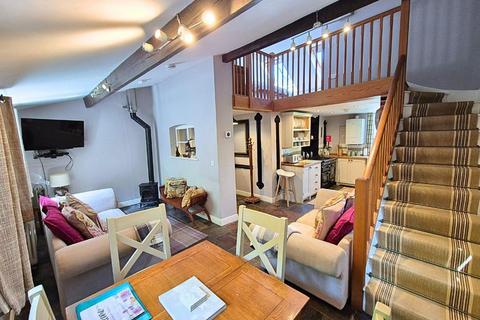 2 bedroom detached house for sale, High Street, Pembridge, Leominster, Herefordshire, HR6 9DS