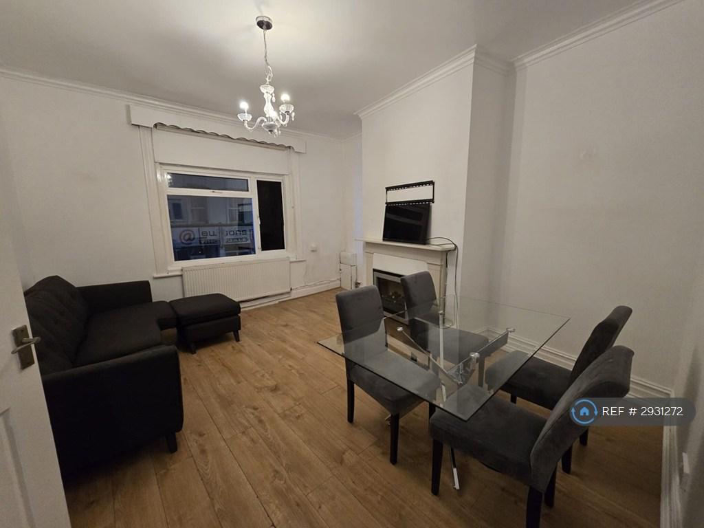 2 bedroom flat to rent