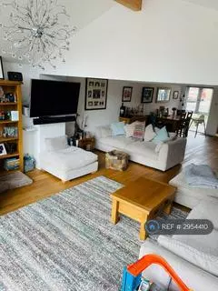 3 bedroom terraced house to rent - View 2