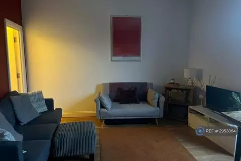 2 bedroom flat to rent - View 5