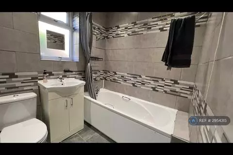 2 bedroom bungalow to rent - View 5