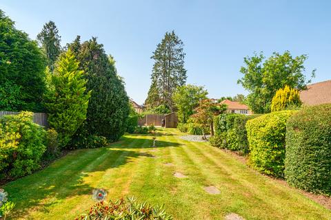 4 bedroom detached house for sale, Park View, Pinner, Middlesex
