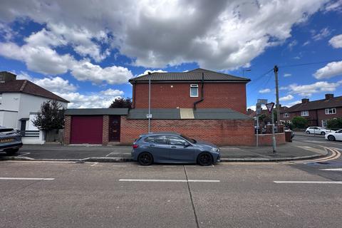 5 bedroom semi-detached house for sale, Porters Avenue, Dagenham