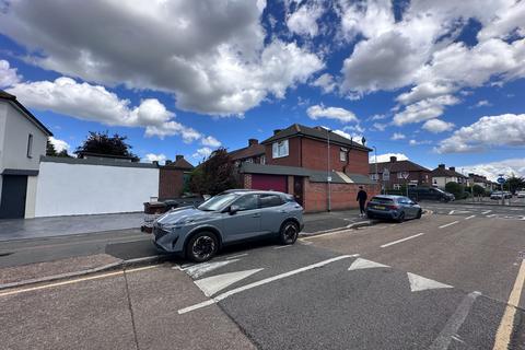 5 bedroom semi-detached house for sale, Porters Avenue, Dagenham