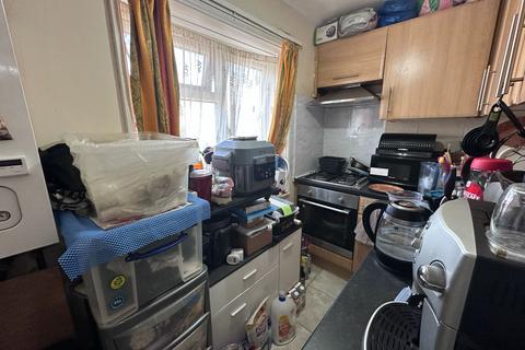 5 bedroom semi-detached house for sale, Porters Avenue, Dagenham