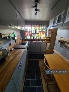 3 bedroom maisonette to rent - View 4