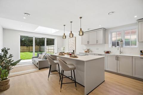 4 bedroom townhouse for sale, Amersham Road, Beaconsfield HP9