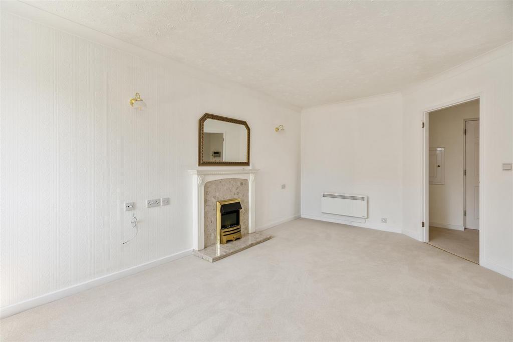 Apartment in Solihull, Ulverley Green - View 4