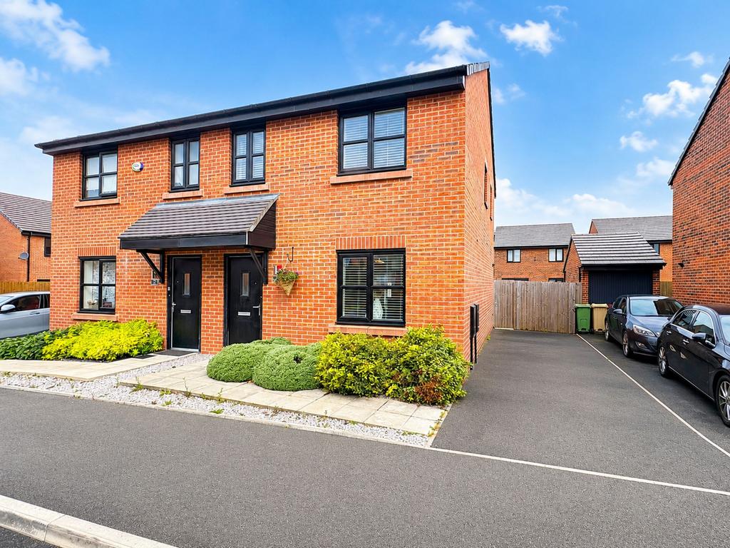 3 bedroom semi-detached house for sale