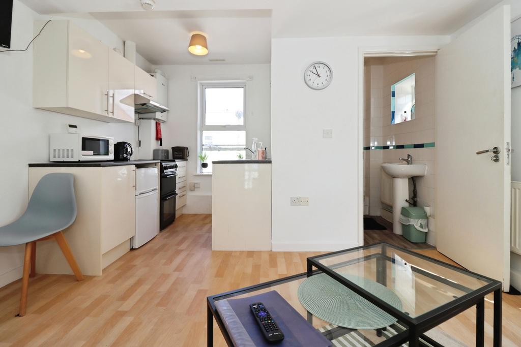 Argyle Street, Eastville, Bristol, BS5 - More