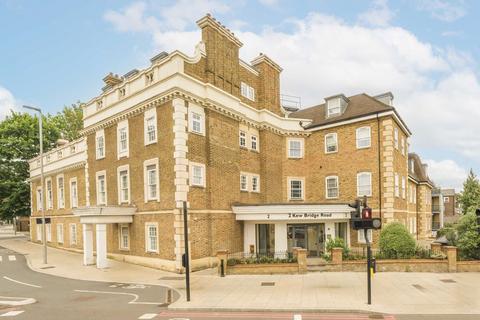 Kew Bridge Road, Kew TW8