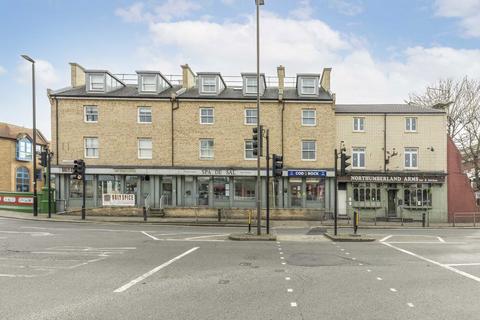 London Road, Brentford TW8