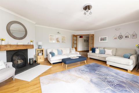 4 bedroom detached bungalow for sale, Mossfield, Invergordon