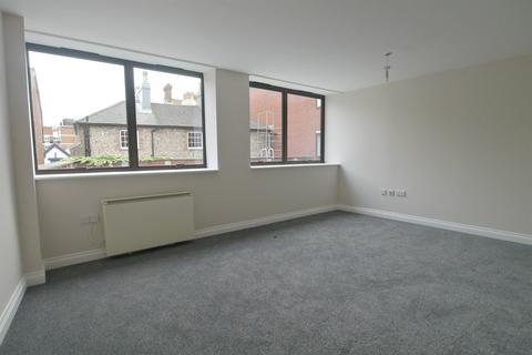 2 bedroom flat to rent, Grove Road, Eastbourne, BN21