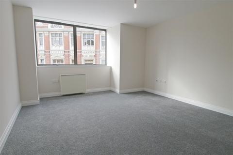 2 bedroom flat to rent, Grove Road, Eastbourne, BN21