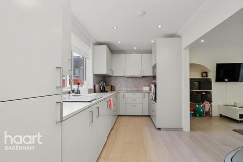 Seton Gardens, Dagenham
