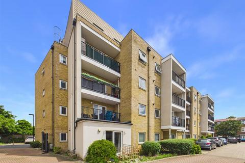 2 bedroom apartment for sale, Truesdales, Uxbridge UB10