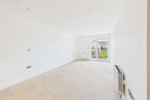 2 bedroom apartment for sale, Truesdales, Uxbridge UB10