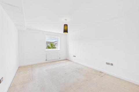 2 bedroom apartment for sale, Truesdales, Uxbridge UB10