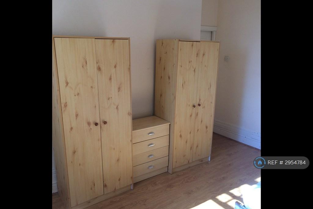 Apartment in Liverpool - More