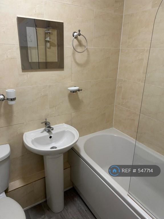 Apartment in Sheffield, Nether Edge - View 4