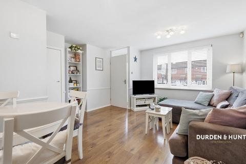 1 bedroom ground floor maisonette for sale, Stapleford Close, London, E4