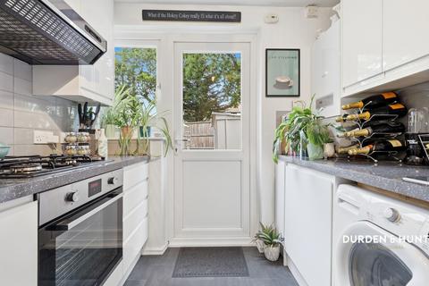 1 bedroom ground floor maisonette for sale, Stapleford Close, London, E4