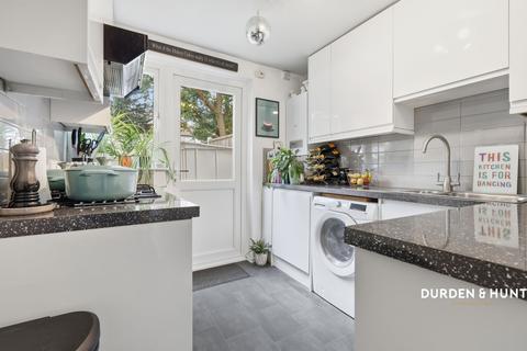 1 bedroom ground floor maisonette for sale, Stapleford Close, London, E4
