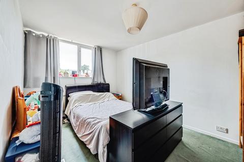 2 bedroom apartment for sale, Alvescot Road, Carterton