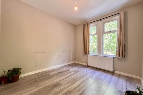 2 bedroom maisonette for sale, Dames Road, London, E7 0EA